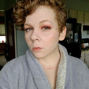 Meet your Posher, Cassandra